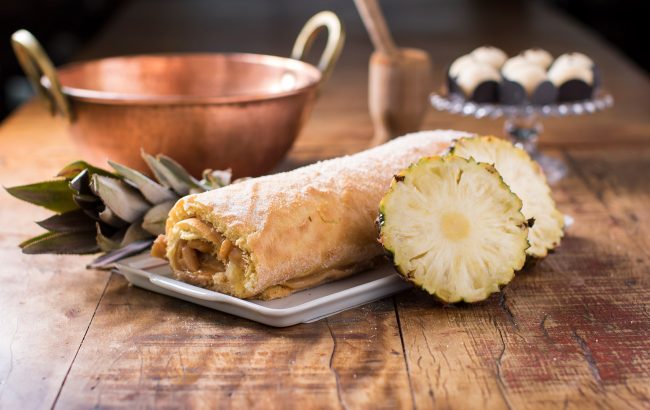 Rocambole de Doce de Leite com Abacaxi